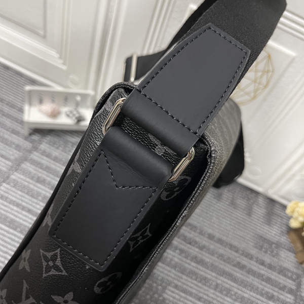 ルイヴィトンバッグ素材ディテール